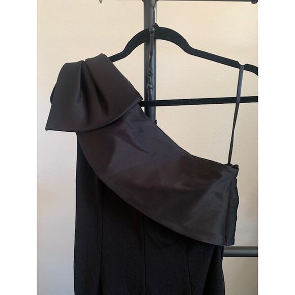Betsy & Adam-Off Shoulder-Formal Evening Gown-Satin Finish-Black-NWT-Women's 12 - Picture 5 of 10